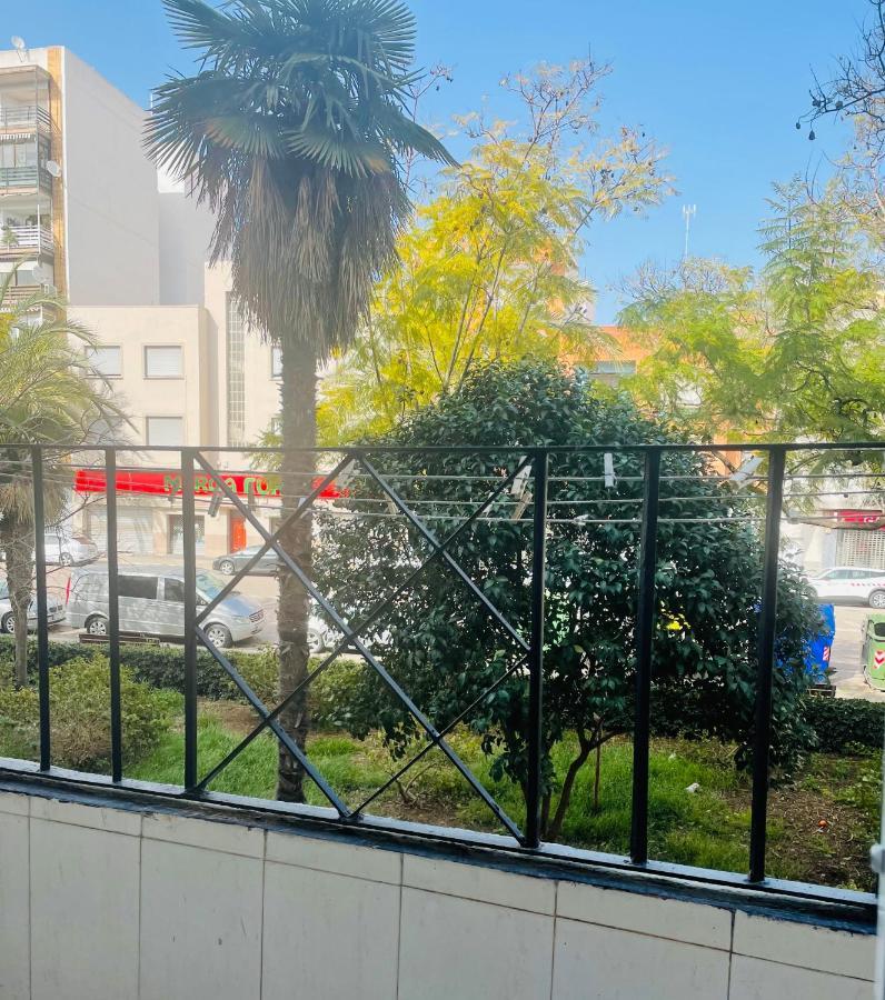 Cozy 2-Bedroom Serviced Apartment With Netflix Sagunto Exterior foto