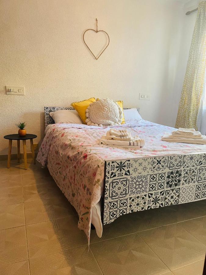 Cozy 2-Bedroom Serviced Apartment With Netflix Sagunto Exterior foto
