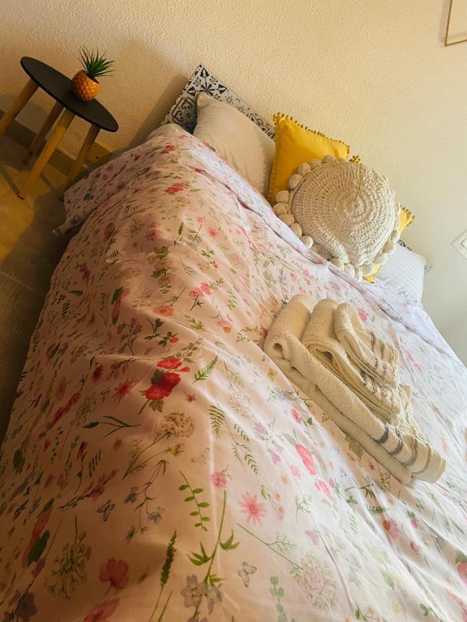 Cozy 2-Bedroom Serviced Apartment With Netflix Sagunto Exterior foto